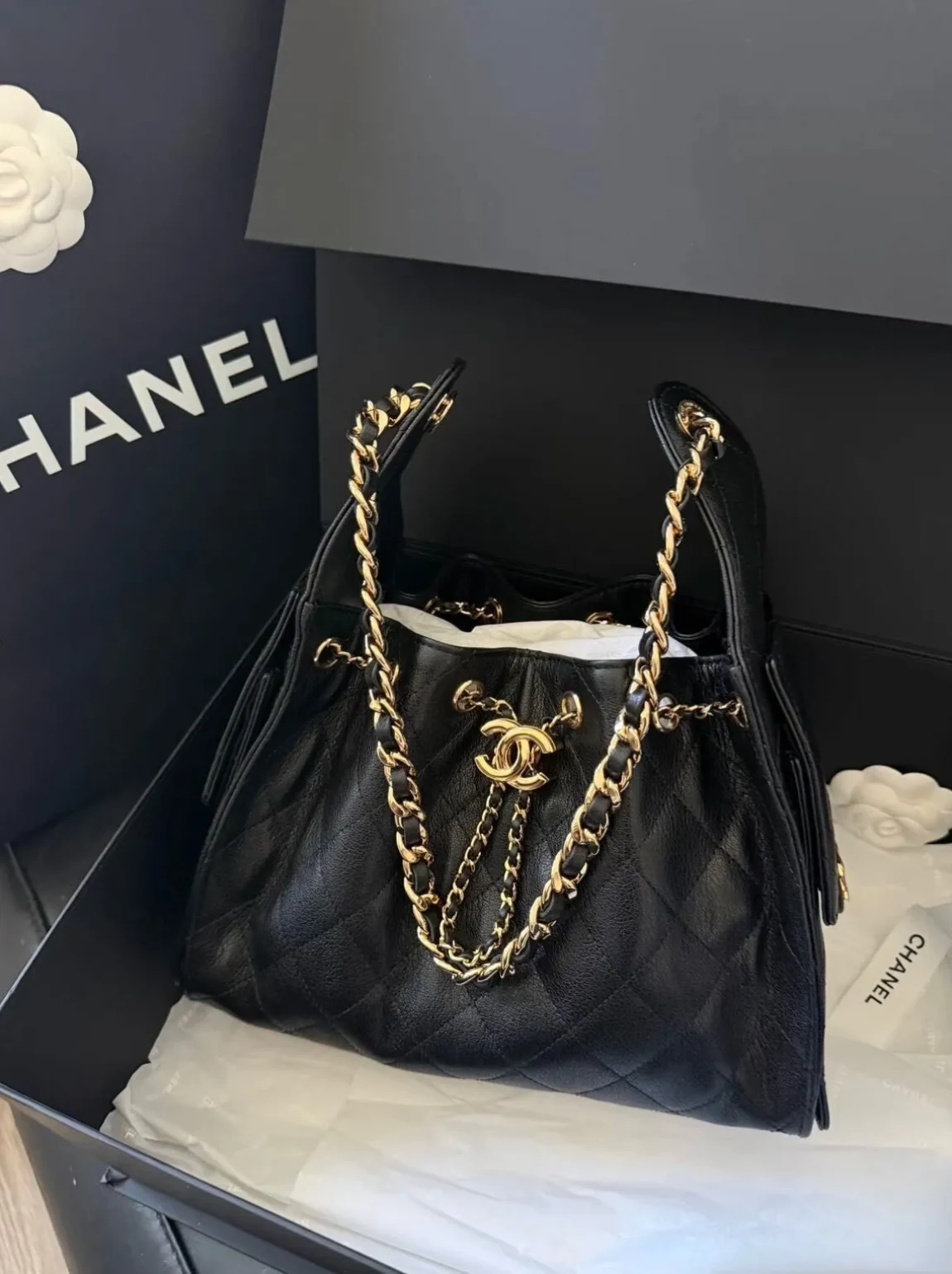 Chanel Drawstring Bucket Kapitone Deri Siyah Omuz Çantası (GPT5.5)